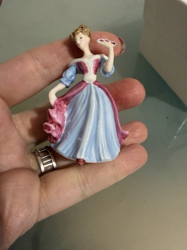 Royal doulton pretty - royal, ladies