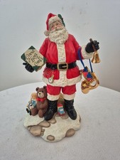1991 The Hamilton Collection Santa Claus International Santa Figurine collection