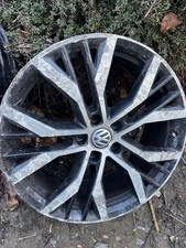 X4 19" VW Golf Santiago Style