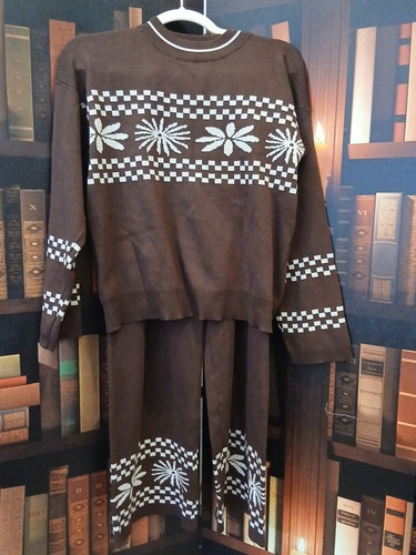 Size brown and cream - size,