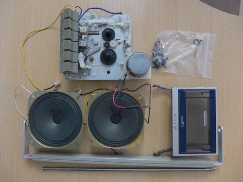 Sharp 4747 radio cassette - sharp,
