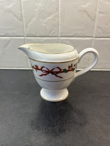 Royal worcester holly - royal,