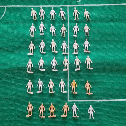 Subbuteo players ready - subbuteo,