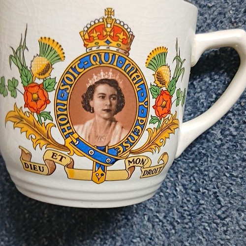 Queen elizabeth illustrated - queen, ii