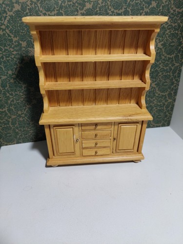 Dolls house 12th - house, scale