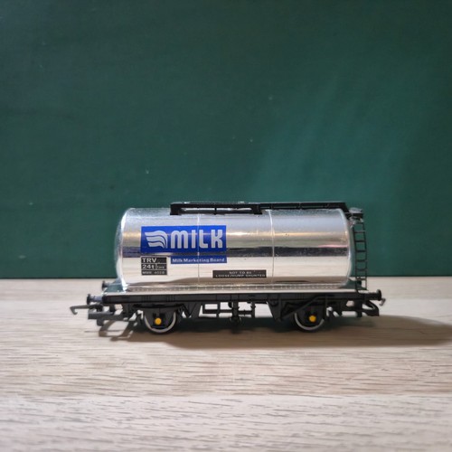 Hornby r133 gauge milk - hornby,