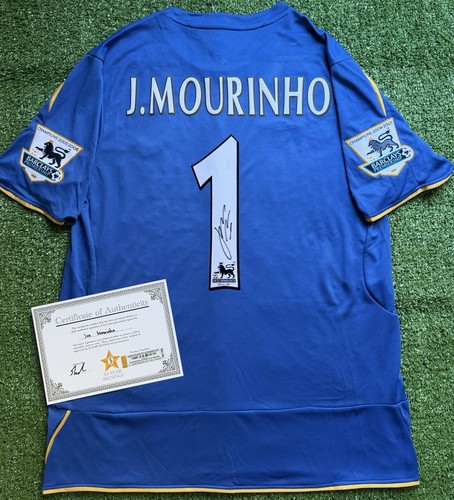 Jose mourinho signed chelsea - mourinho,