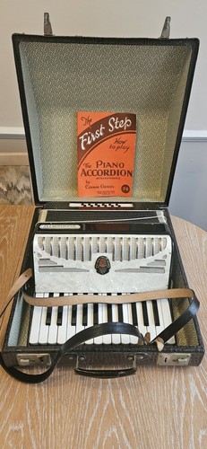 Vintage sorrento piano - sorrento,