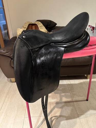 Wow dressage saddle suede knee - saddle,