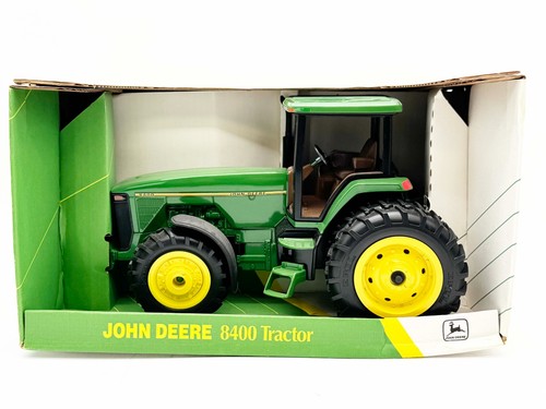 John deere 8400 tractor - 1/16,