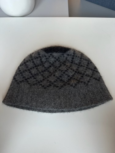 Authentic gucci beanie - authentic,
