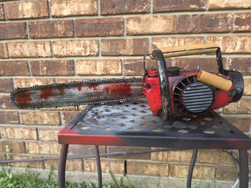 The evil dead bloody chainsaw - dead,