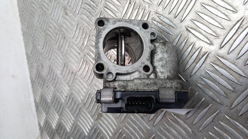 2012 peugeot 208 throttle - 208,