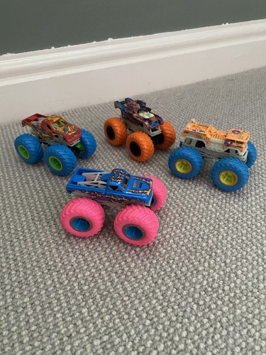 Glow the dark hot wheels - 4,