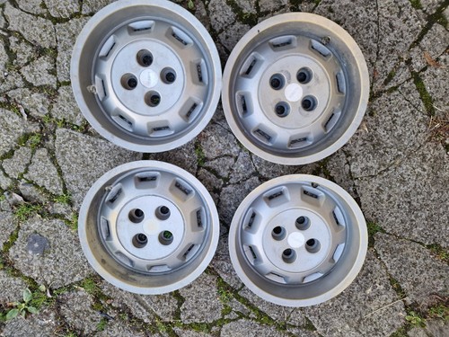 Triumph wheel trims x - ,