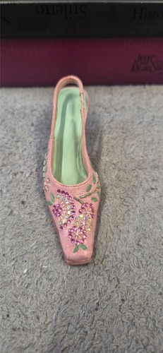 Just the right shoe pretty - right, in