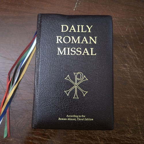 Daily roman missal according - roman,
