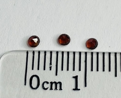 2mm round garnet loose faceted - round,