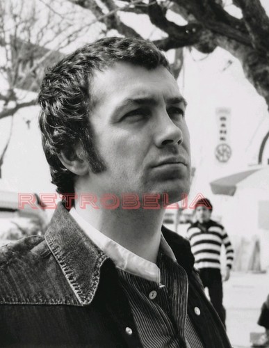 Lewis collins 8 - 10, x