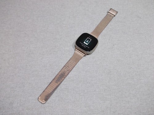 Fitbit versa smartwatch - versa,