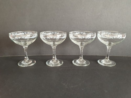 Vintage champagne coupe - champagne,