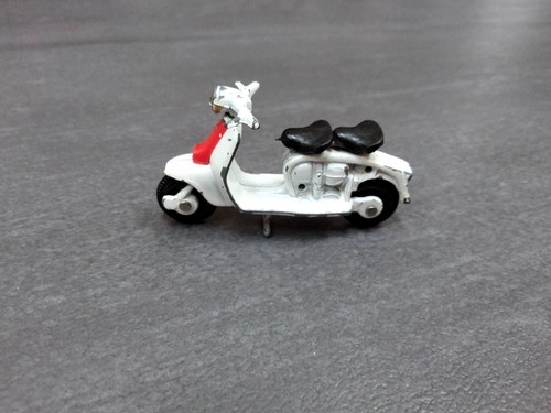 Britains 9685 lambretta - no.,