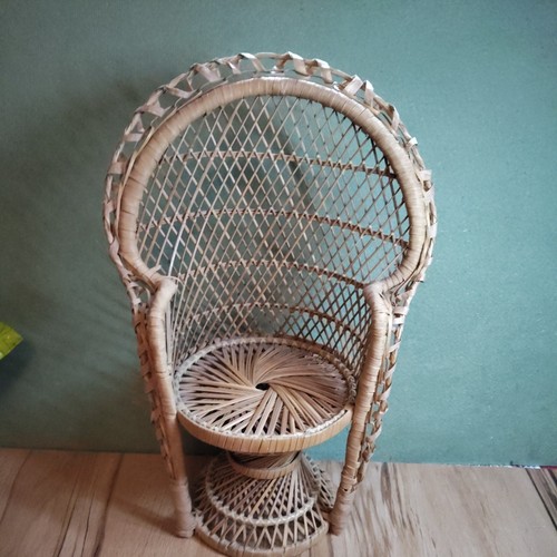Wicker rattan small peacock - small,