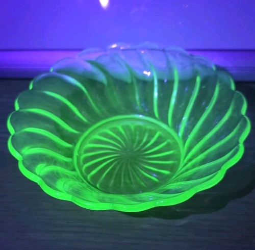 Uranium glass bowl - , by