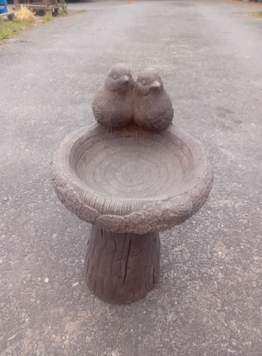 Concrete robin birdbath - concrete,