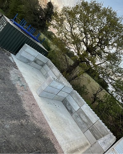 Interlocking concrete blocks - interlocking,