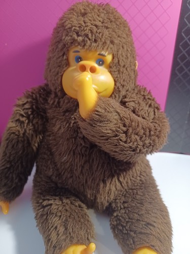 Vintage gilroy gorilla thumb - vintage,