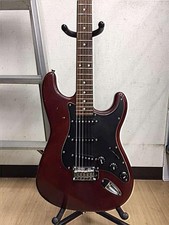 SQUIER STANDARD STRATOCASTER