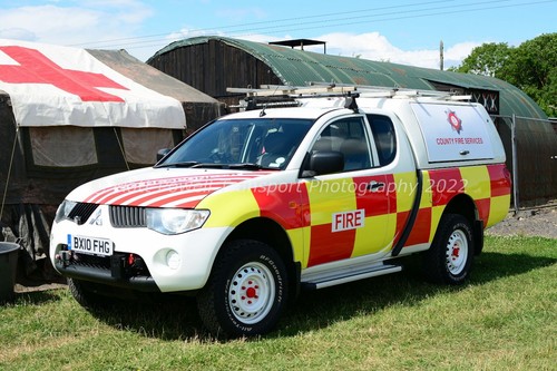 Truck photo 12x8 mitsubishi - -,