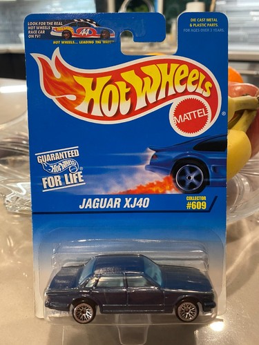 1996 hot wheels blue - hot, blue/white