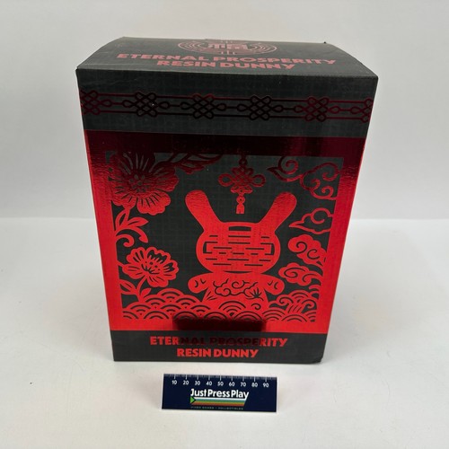 New sealed kidrobot eternal - sealed,