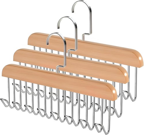 Wooden clothes hanger with - clothes, 8