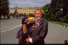 Rod Hull with his puppet Emu