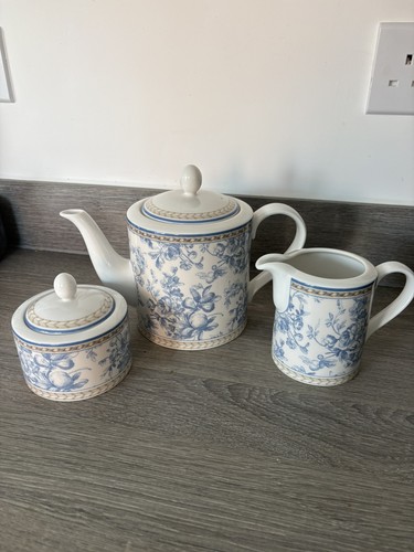 Royal doulton studio - royal,