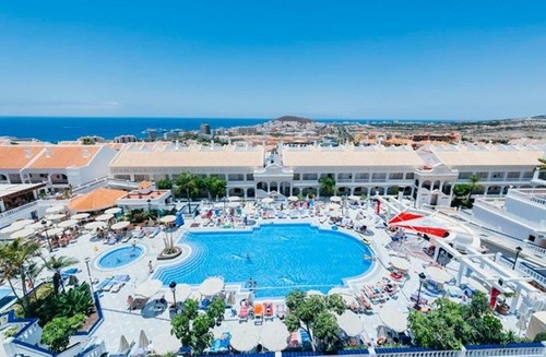 Holiday accommodation for xmas - accommodation,