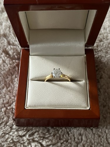 18ct yellow gold solitaire - 18ct,