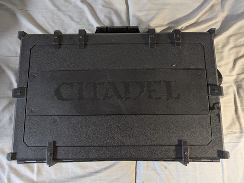 Citadel crusade figure case - citadel,