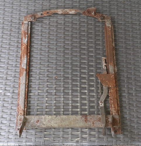 Seat runner for triumph - runner, a