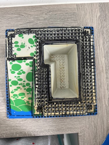 Lego raised baseplate 2552 - raised,