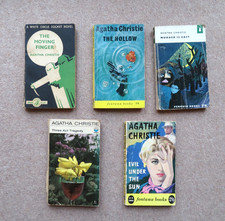 5 x Vintage AGATHA CHRISTIE pb