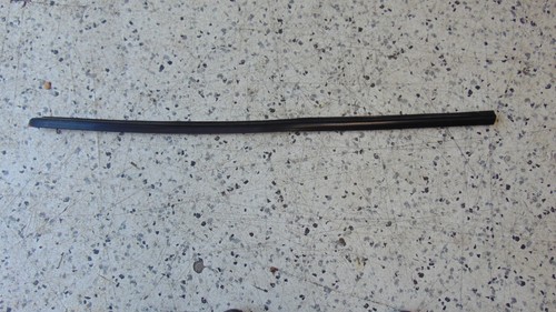 Gasket glass seal - outer, left