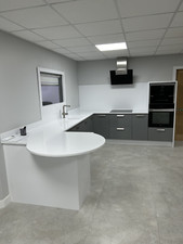 Ex-Display Kitchen Zola Dust Grey Gloss Units & Corian White Worksurfaces Inc DW