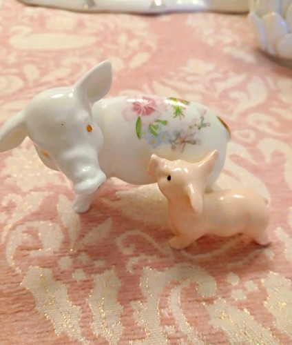 Aynsley pig piglet - aynsley,