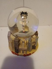 Betty Boop Snow Globe