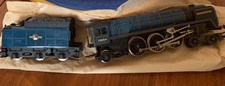 model railways trains 00 gauge blue William Shakespeare