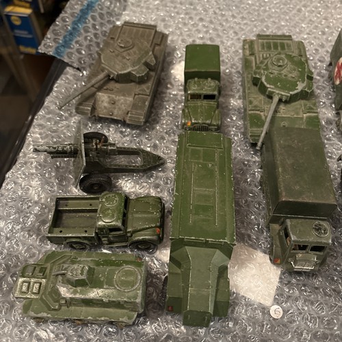 Dinky military 10 - ,